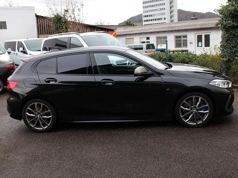 Gebraucht BMW M135 306 PS (225 kW) 2022 Black saphirre Kleinwagen