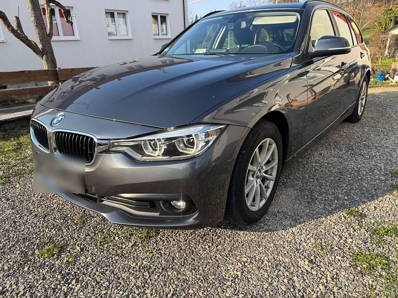 Gebraucht BMW 318 Advantage 150 PS (110 kW) 2017 Grau Kombi