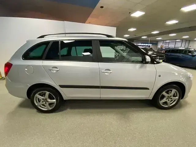 Gebraucht Skoda Fabia Ambition 105 PS (77 kW) 2014 Silber Kombi