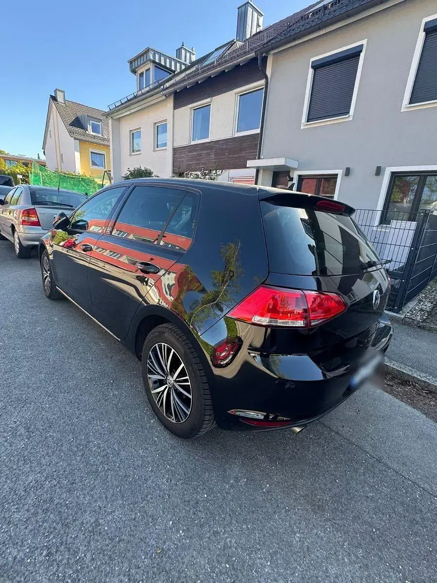 Gebraucht VW Golf VII Comfortline 110 PS (80 kW) 2017 Schwarz Limousine