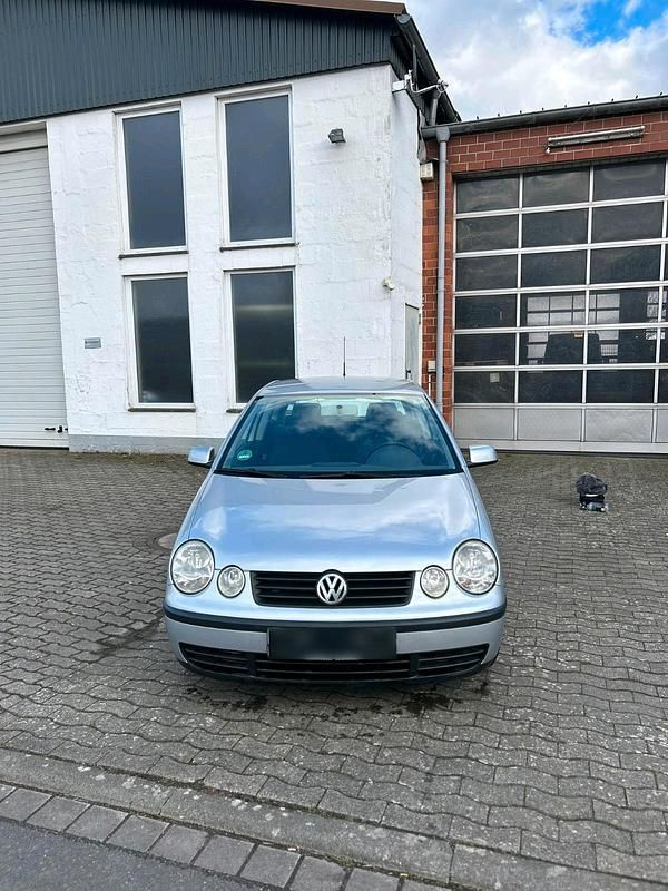 Gebraucht VW Polo 64 PS (47 kW) 2003 Silber Kleinwagen