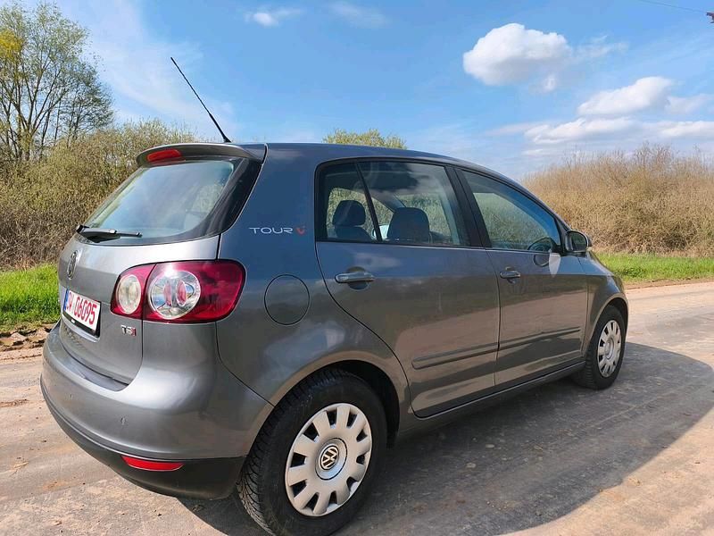 Second-hand VW Golf V 122 CP (89 kW) 2007 Gri Hatchback