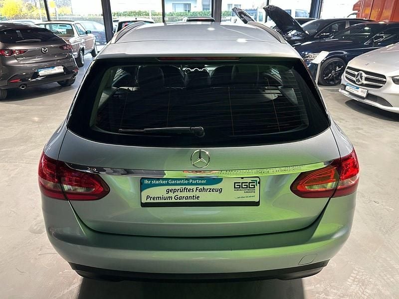 Gebraucht Mercedes C180 116 PS (85 kW) 2016 Blau Kombi
