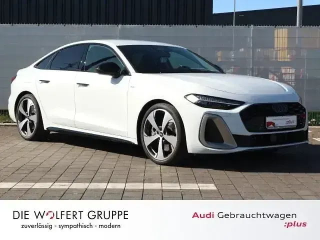 Gebraucht Audi A5 Edition .1 299 PS (219 kW) 2025 Gletscherweiß metallic Limousine