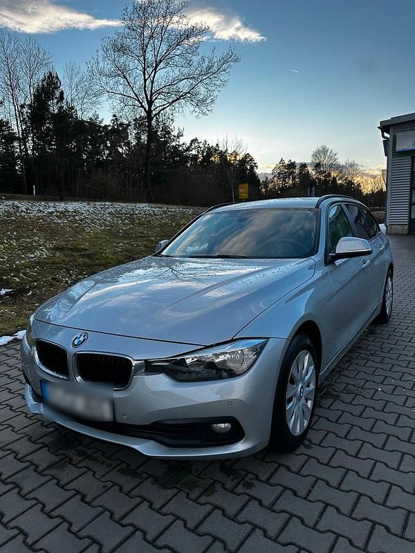 Gebraucht BMW 318 150 PS (110 kW) 2016 Silber Kombi