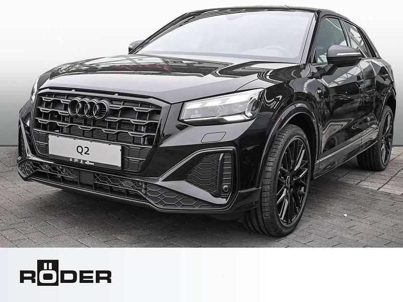 Mythosschwarz metallic Gebraucht 2025 Audi Q2 S-Line SUV | 37.950 € - Bild 1/4