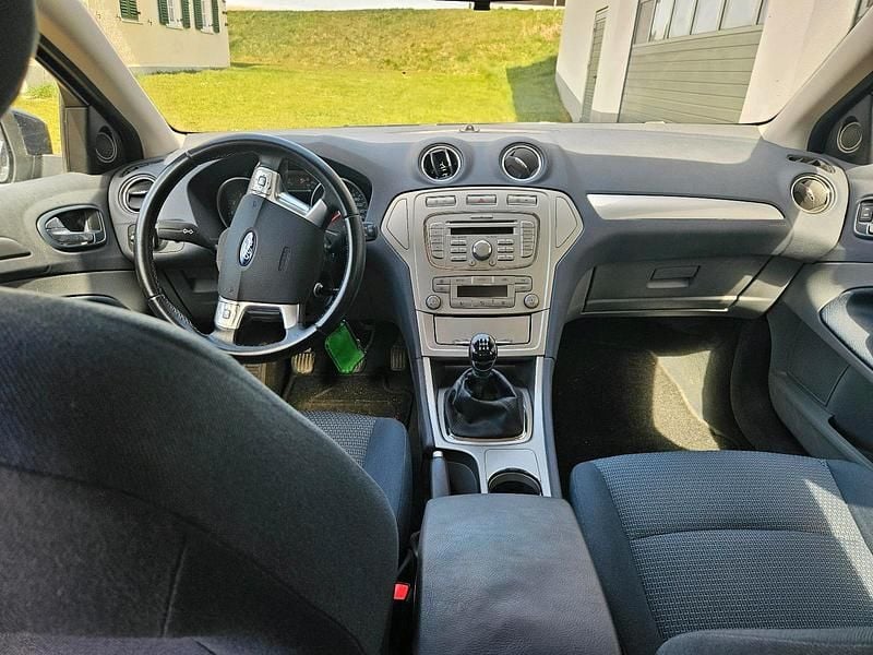 Gebraucht Ford Mondeo 115 PS (84 kW) 2008 Blau Limousine