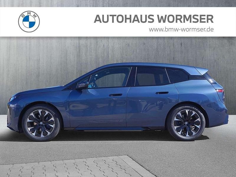 Neu BMW iX Sport Line 300 kW (408 PS) 2026 Blau SUV