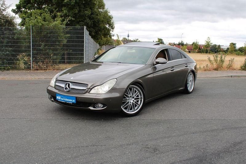 Grau Gebraucht 2007 Mercedes CLS500 Limousine | 9.450 € (Guter Preis) - Bild 1/4