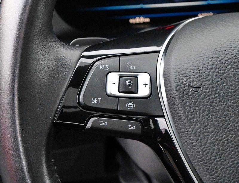 Gebraucht VW Passat R-line 190 PS (139 kW) 2019 Blau Kombi