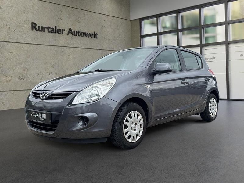 Gebraucht Hyundai i20 Classic 86 PS (63 kW) 2012 Grau Limousine
