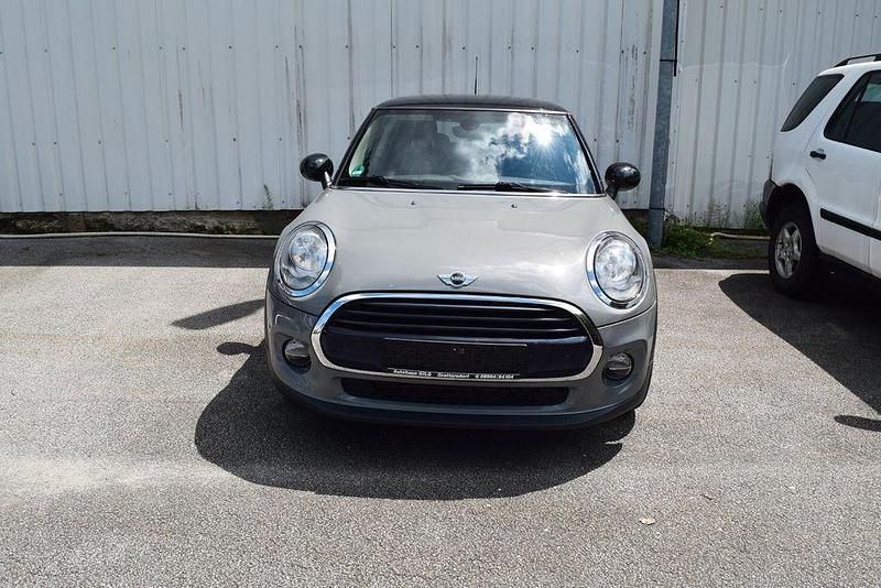 Grau Gebraucht 2017 Mini Cooper Kleinwagen | 14.990 € (Fairer Preis) - Bild 1/4