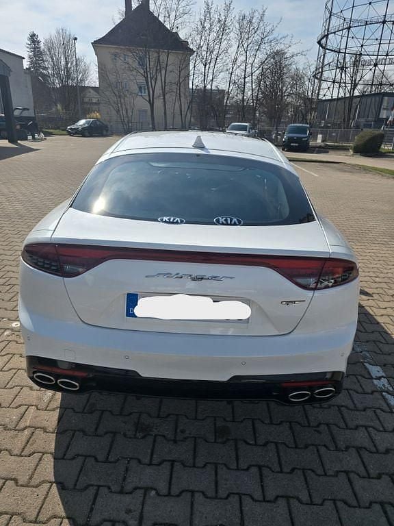 Gebraucht Kia Stinger GT 366 PS (269 kW) 2021 Weiß Kleinwagen