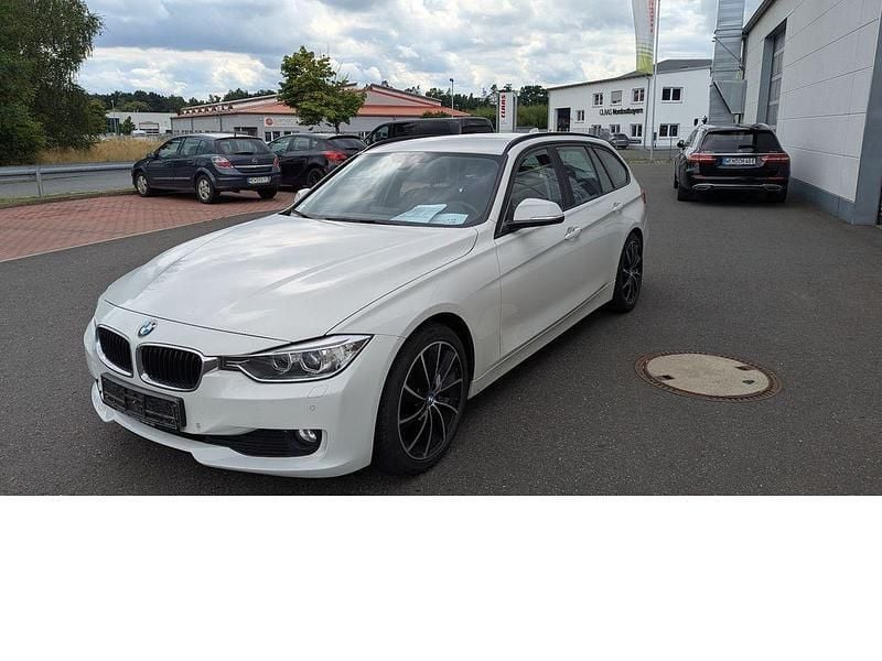 Weiß Gebraucht 2012 BMW 320 Performance Limousine | 9.800 € (Superpreis) - Bild 1/4