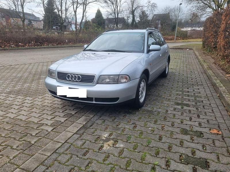 Silber Gebraucht 1997 Audi A4 Kombi | 1.200 € (Guter Preis) - Bild 1/4