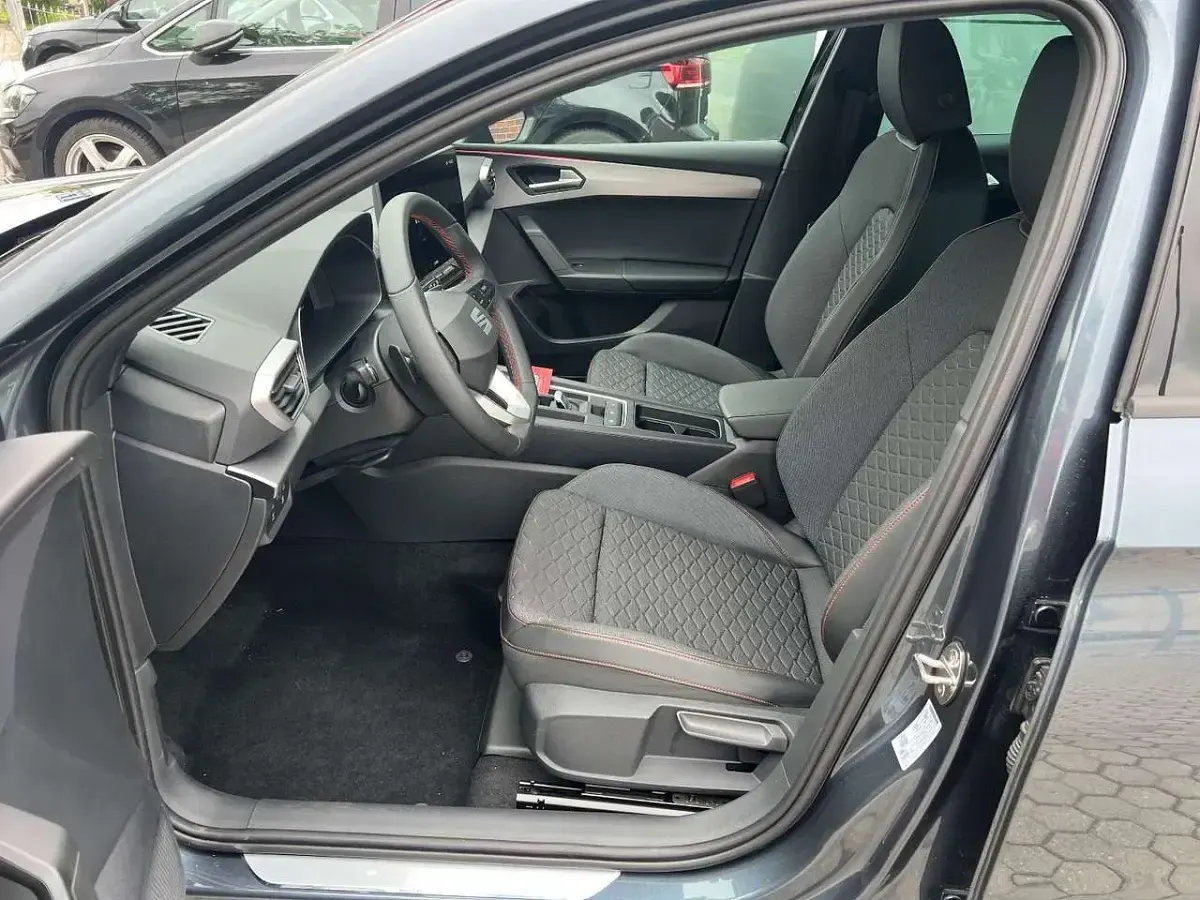 Gebraucht Seat Leon FR 150 PS (110 kW) 2024 "magnetic tech" Kombi