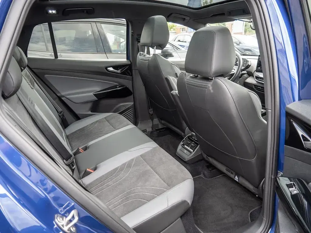Second-hand VW ID.5 Pro Performance 150 kW (204 CP) 2022 Albastru SUV