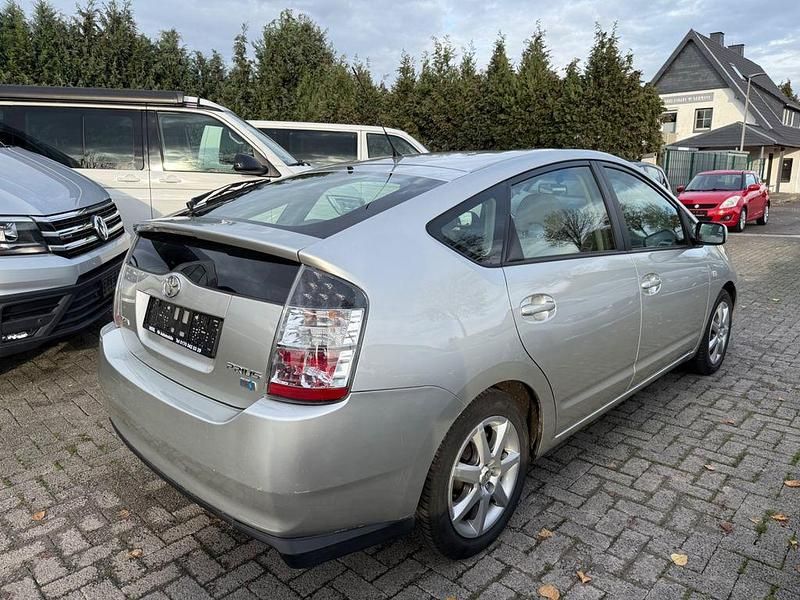 Gebraucht Toyota Prius Sol 77 PS (56 kW) 2005 Silber Limousine