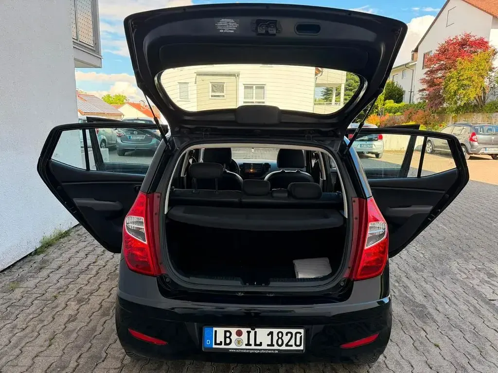 Gebraucht Hyundai i10 Classic 69 PS (50 kW) 2012 Schwarz Kleinwagen