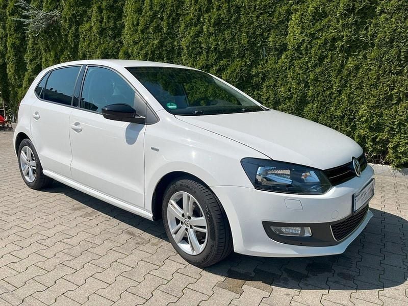 Weiß Gebraucht 2012 VW Polo Match Kleinwagen | 4.800 € (Fairer Preis) - Bild 1/4