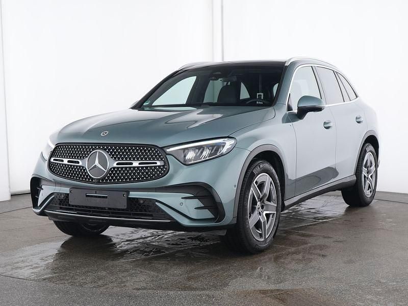 Gebraucht Mercedes GLC200 AMG 204 PS (150 kW) 2025 Silber SUV