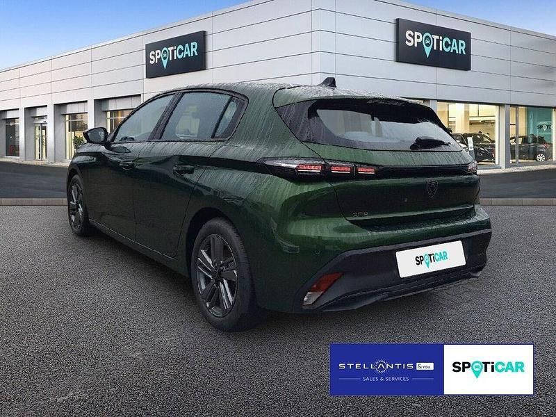 Gebraucht Peugeot 308 Active 131 PS (96 kW) 2024 Grün Limousine