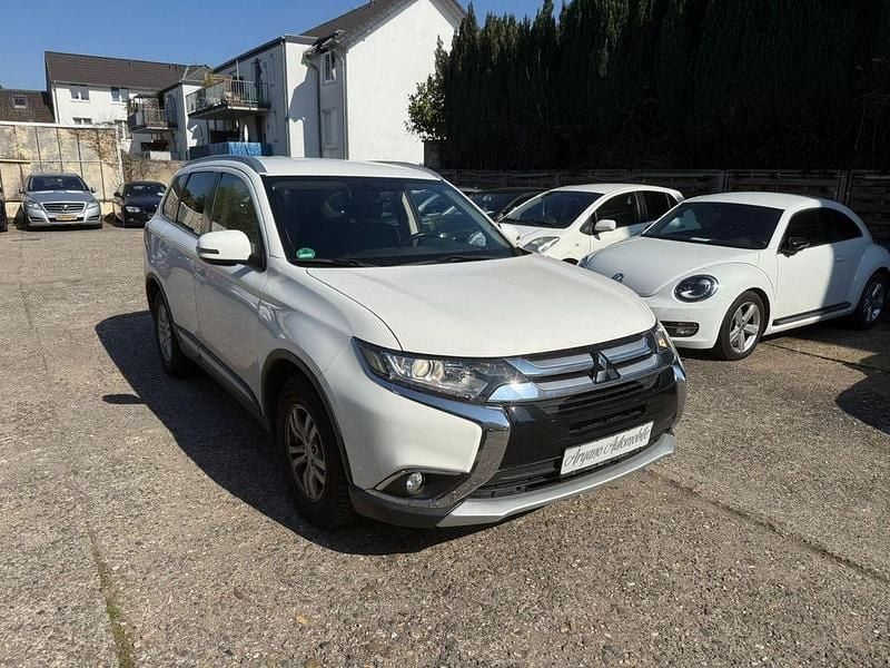 Gebraucht Mitsubishi Outlander 150 PS (110 kW) 2017 Weiß SUV