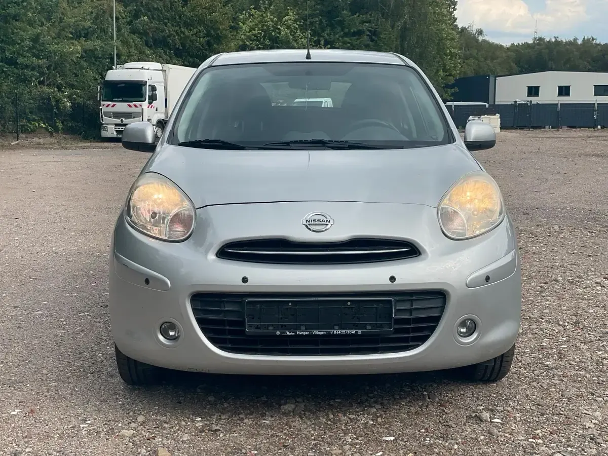 Gebraucht Nissan Micra Acenta 80 PS (58 kW) 2013 Silber Kleinwagen