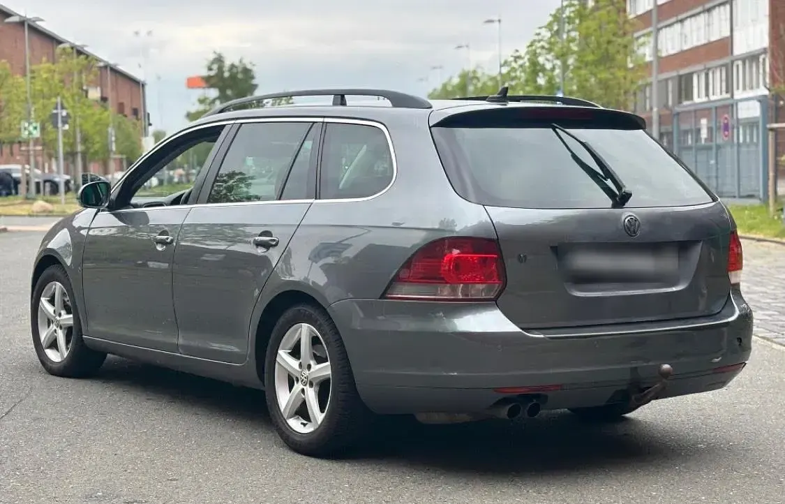 Gebraucht VW Golf VI 140 PS (102 kW) 2011 Grau Kleinwagen