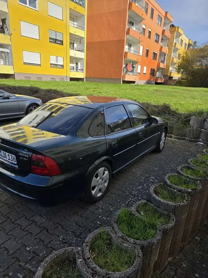 Gebraucht Opel Vectra Edition 116 PS (85 kW) 1999 Grün Limousine