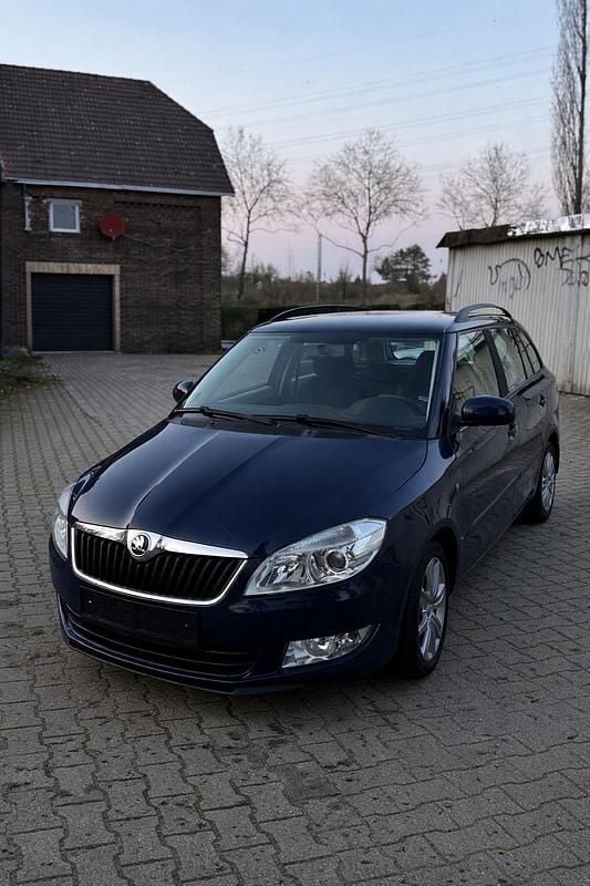 Gebraucht Skoda Fabia 91 PS (66 kW) 2013 Blau Kombi