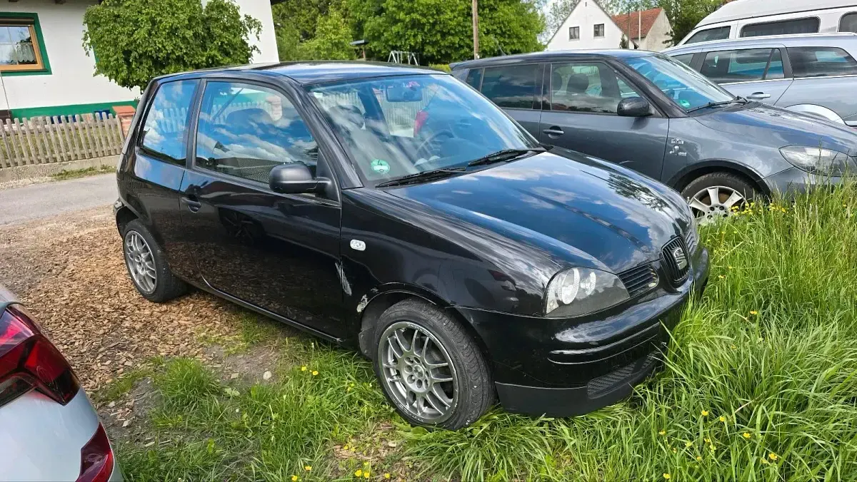 Używany Seat Arosa 50 KM (36 kW) 2003 Czarny Hatchback
