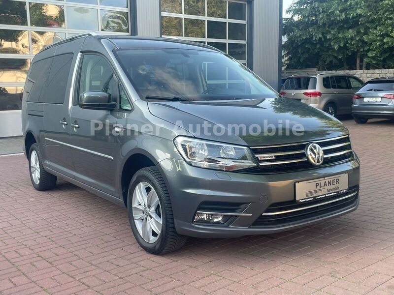 Grau Gebraucht 2017 VW Caddy Maxi Highline Van / Kleinbus | 29.990 € (Teuer) - Bild 1/4