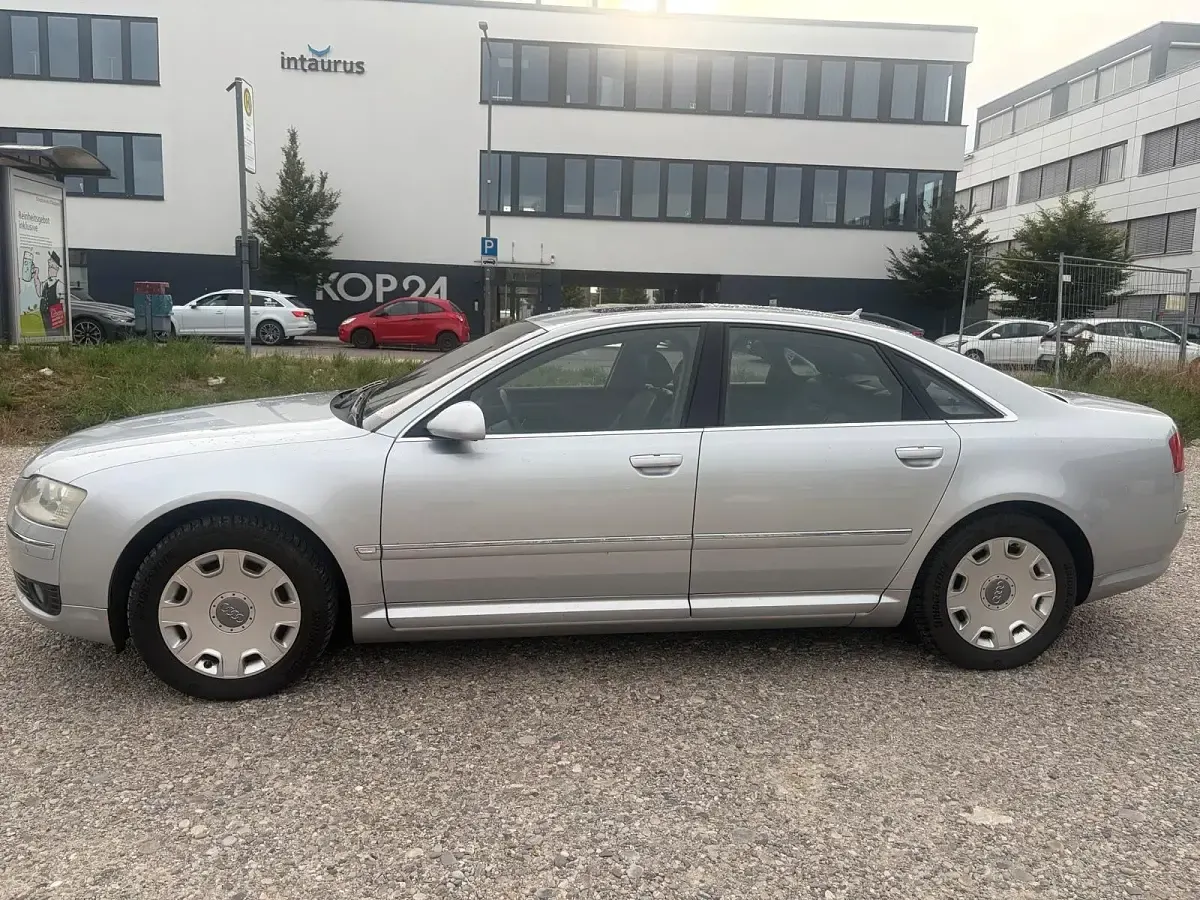Gebraucht Audi A8 Ambiente 334 PS (245 kW) 2005 Silber Limousine