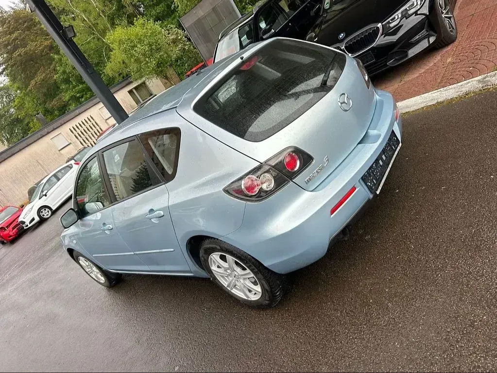 Usata Mazda 3 Active 105 CV (77 kW) 2007 Blu Berlina
