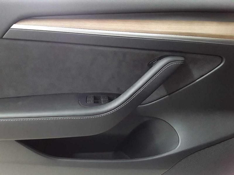 Gebraucht Tesla Model 3 Standard Range Plus 208 kW (283 PS) 2021 Solid black Limousine