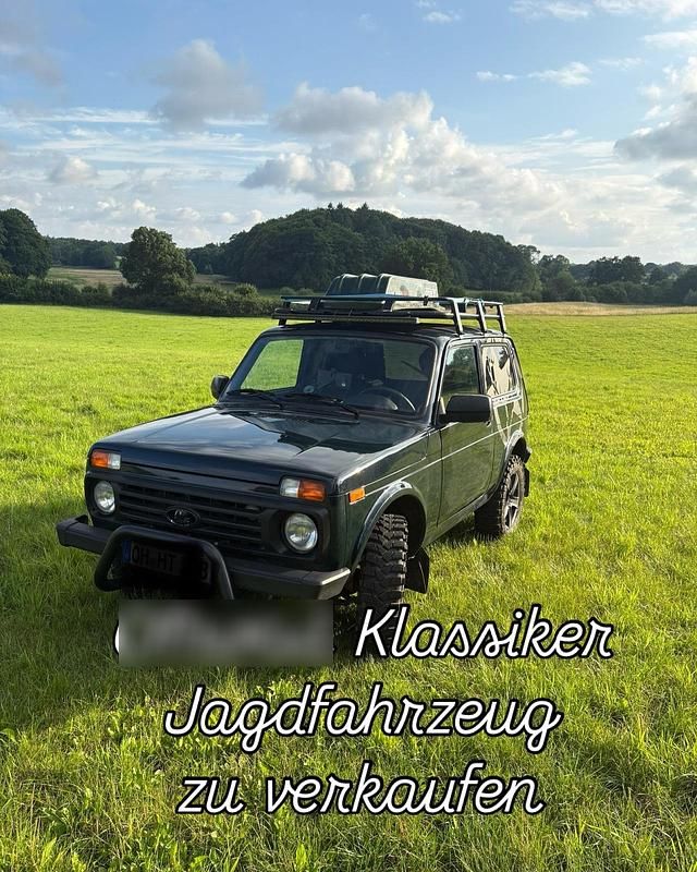 Grün Gebraucht 2022 Lada niva SUV | 20.400 € (Teuer) - Bild 1/4