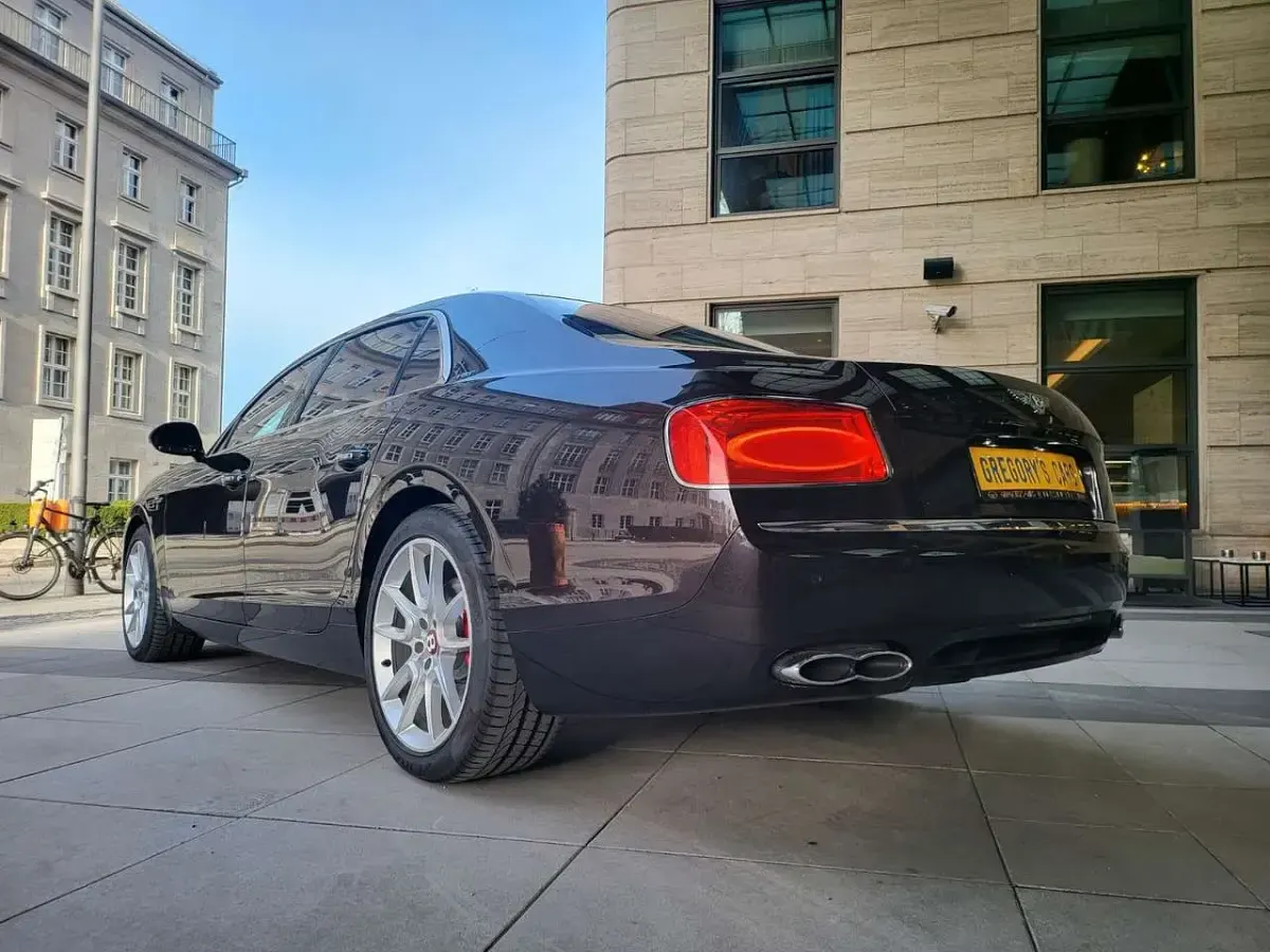 Ny Bentley Continental Flying Spur 528 HK (388 kW) 2026 Onyx havana Sedan