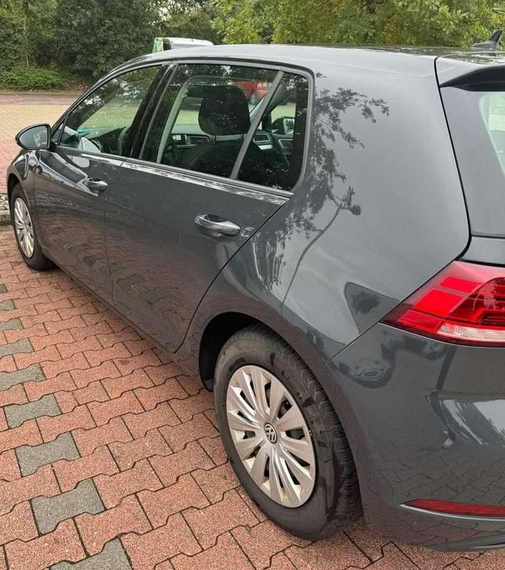 Gebraucht VW Golf VII Join 86 PS (63 kW) 2018 Grau Limousine