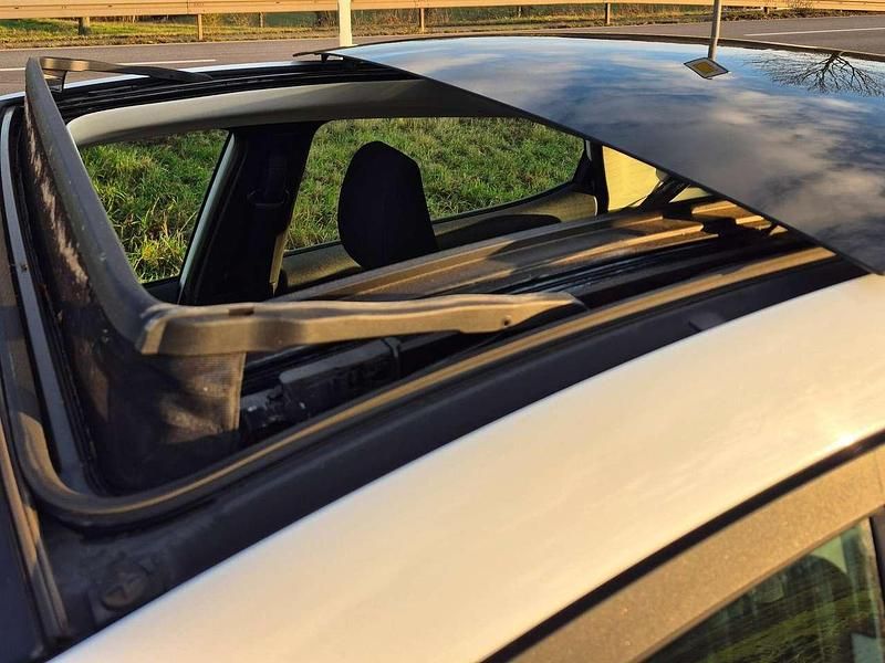 Gebraucht Ford Fiesta Cool & Connect 101 PS (74 kW) 2019 Weiß Limousine