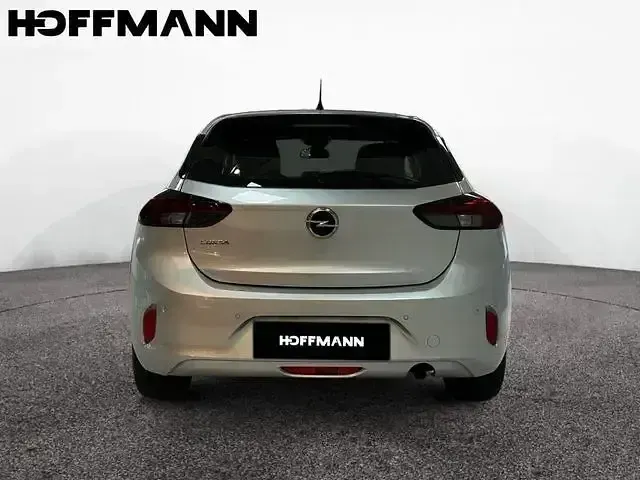 Używany Opel Corsa Edition 101 KM (74 kW) 2023 Srebrny Sedan/Limuzyna