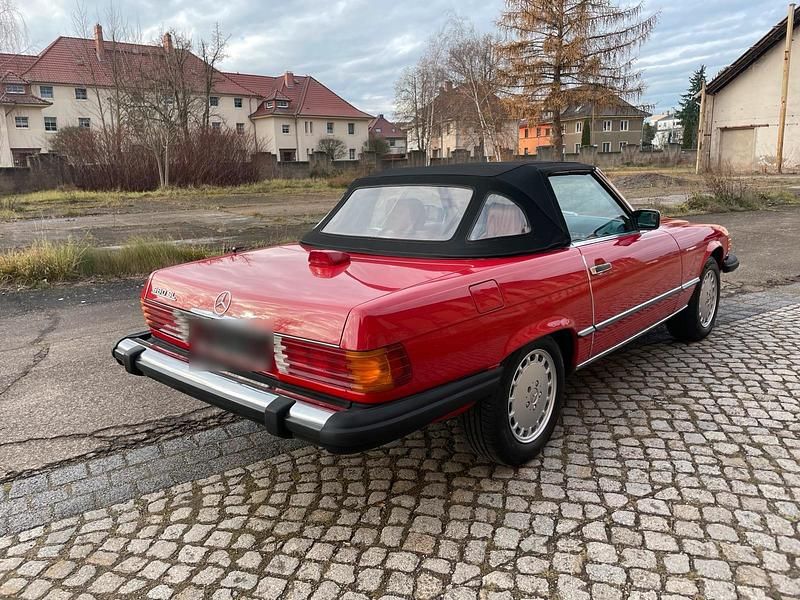Gebraucht Mercedes 560 230 PS (169 kW) 1986 Rot Cabrio