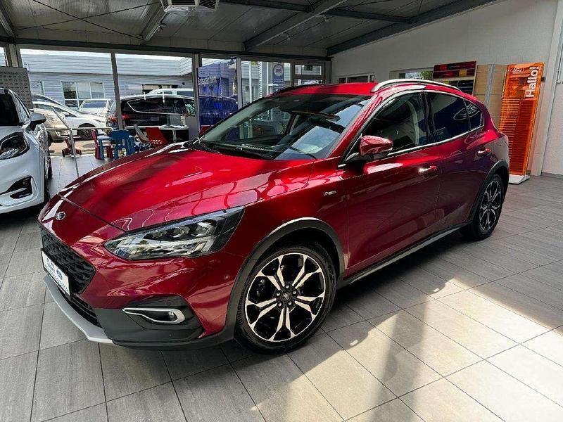 Rubyrot (metallic) Gebraucht 2020 Ford Focus Active Limousine | 19.850 € (Teuer) - Bild 1/4