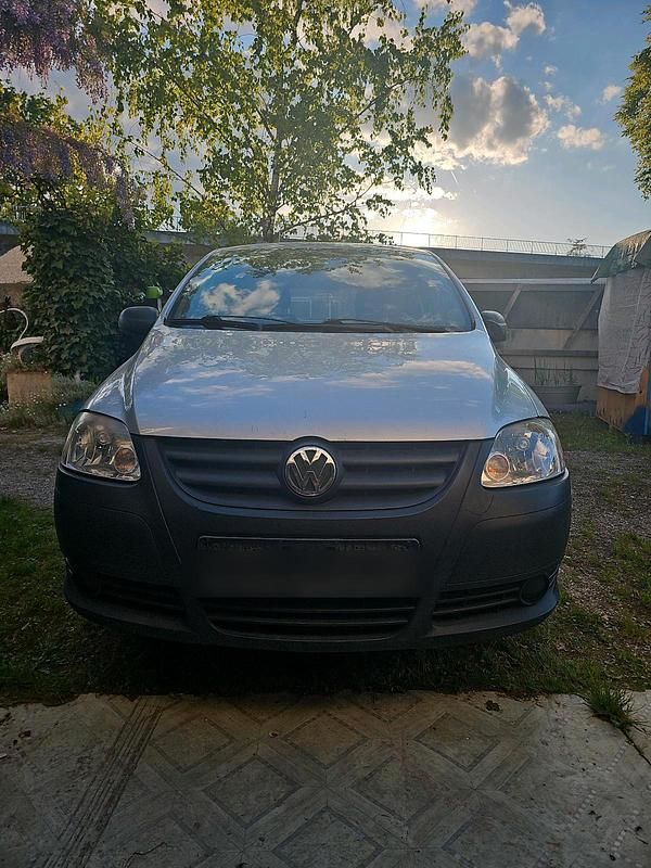 Silber Gebraucht 2007 VW Fox Kleinwagen | 2.000 € (Fairer Preis) - Bild 1/4