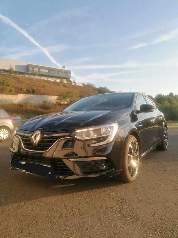 Schwarz Gebraucht 2017 Renault Mégane IV Play Limousine | 8.200 € (Fairer Preis) - Bild 1/4