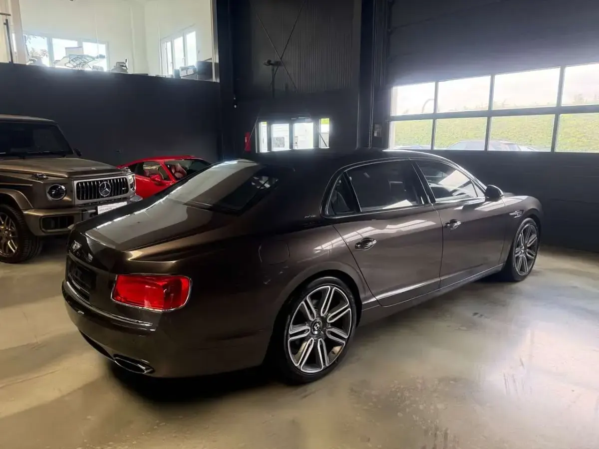 Brugt Bentley Flying Spur Mulliner 635 HK (467 kW) 2016 Grå Sedan