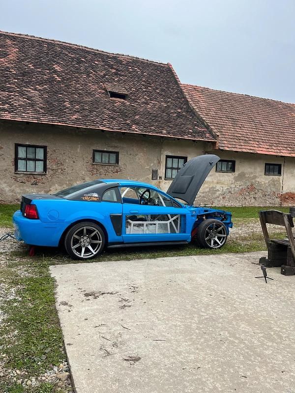 Blau Gebraucht 2004 Ford Mustang Coupé | 22.000 € - Bild 1/4