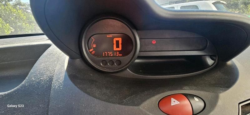 Gebraucht Renault Twingo 58 PS (42 kW) 2009 Schwarz Kleinwagen