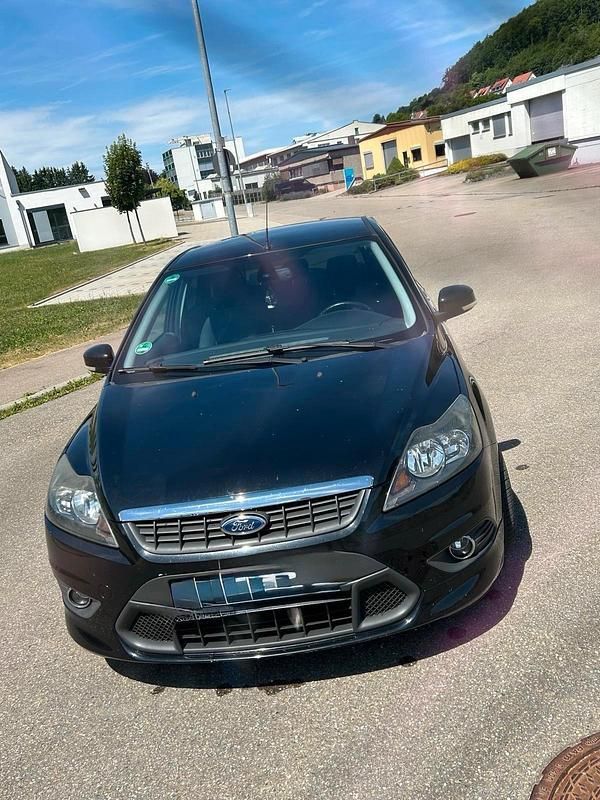 Schwarz Gebraucht 2009 Ford Focus Limousine | 1.800 € - Bild 1/4