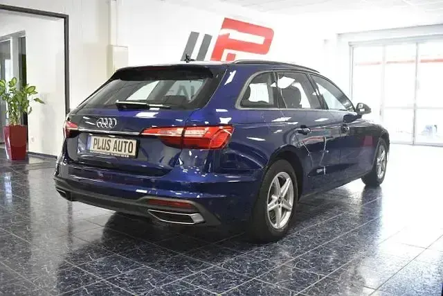 Gebraucht Audi A4 Basis 136 PS (100 kW) 2023 Blau Kombi